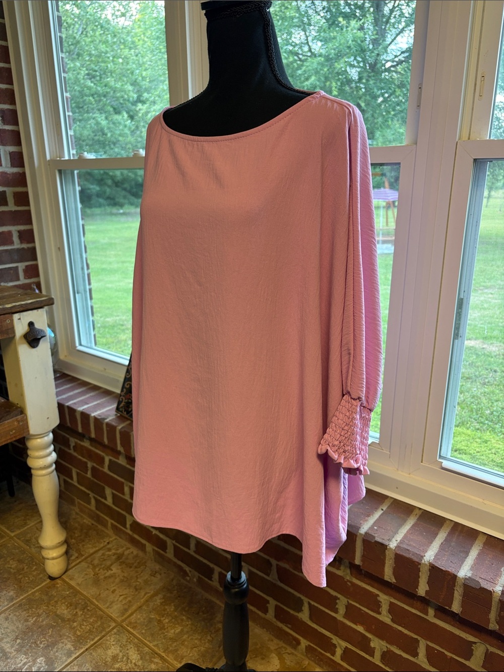 Oddy very oversize L to 2X Women's Pink Boatneck Tunic Top with Smocked Cuffs